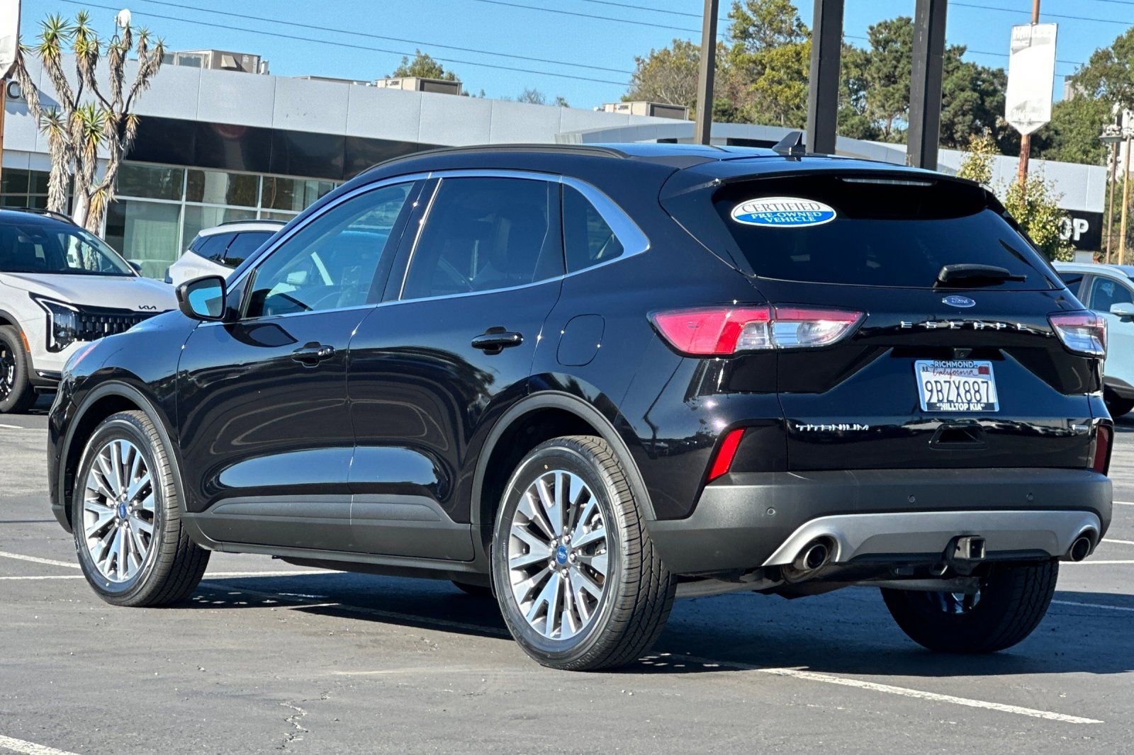 Certified 2022 Ford Escape Titanium w/ Class II Trailer Tow Package image 3