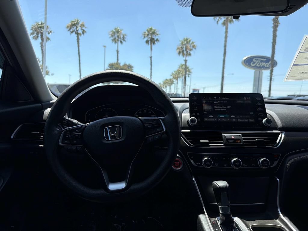 Used 2018 Honda Accord EX image 11