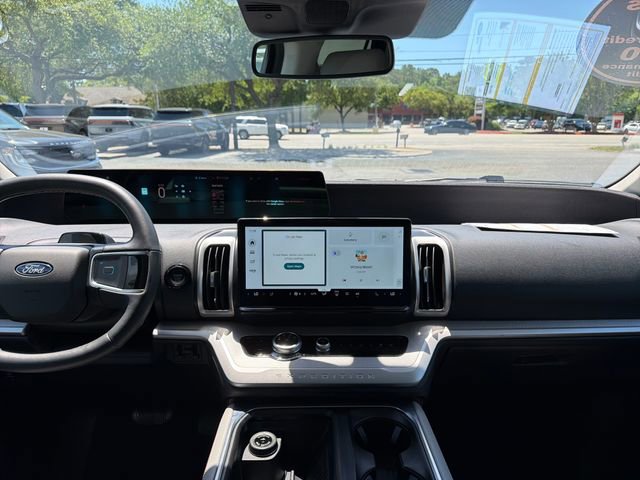 Certified 2025 Ford Expedition Active AWD/4WD image 21