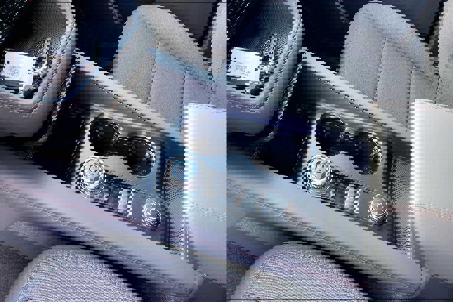 Certified 2025 Ford Explorer Active image 16