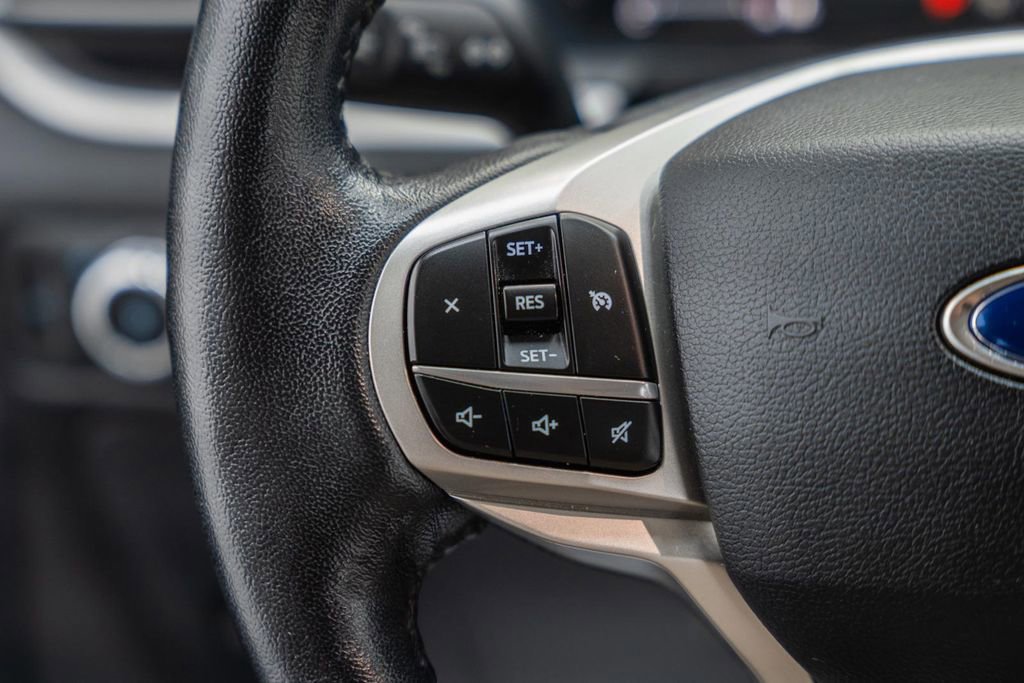 Certified 2021 Ford Explorer XLT w/ Equipment Group 202A image 31