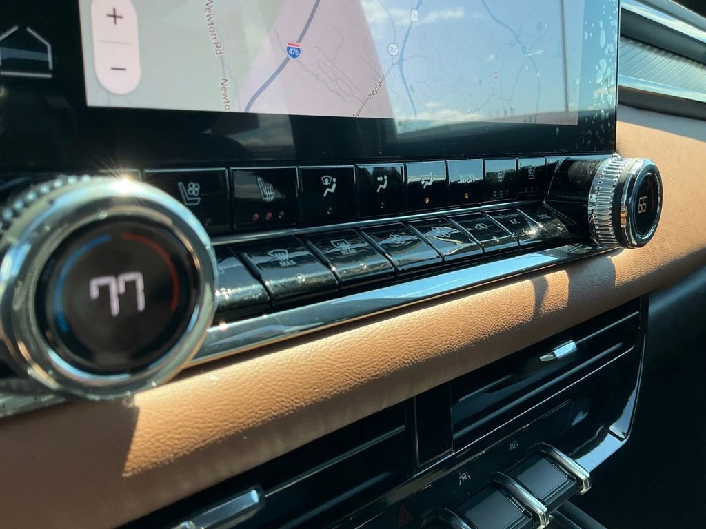 Used 2025 GMC Canyon AT4 w/ Nightfall Edition image 12