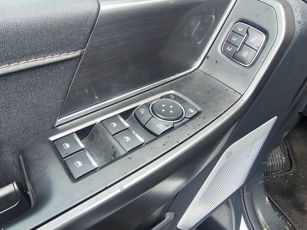 Certified 2025 Ford F150 Lariat w/ Equipment Group 502A High image 19