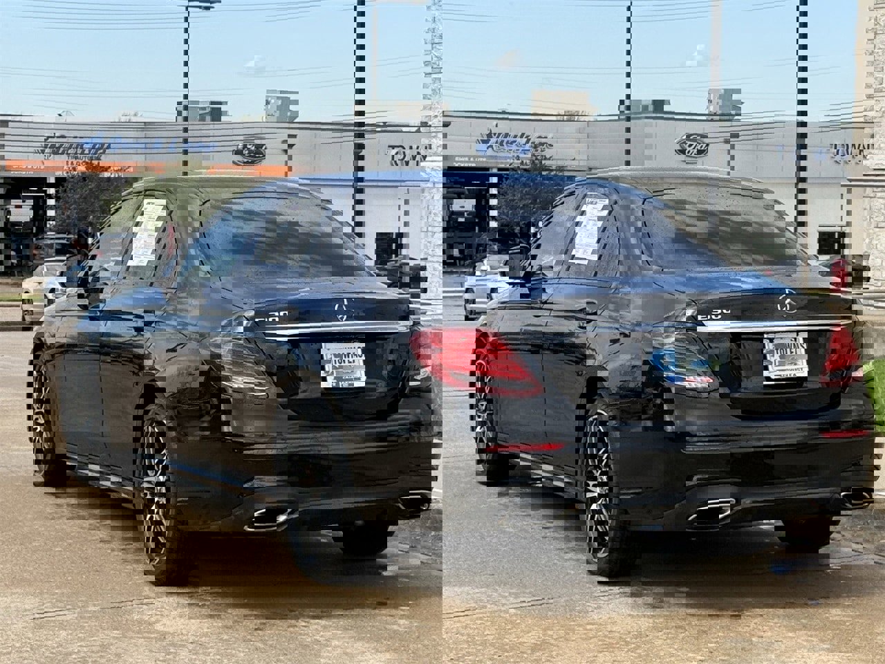 Used 2019 Mercedes-Benz E 300 w/ AMG Line Exterior image 5