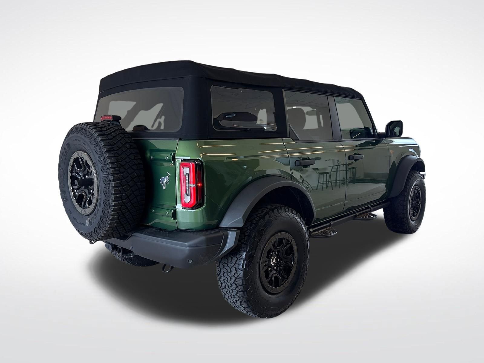 Certified 2022 Ford Bronco Badlands w/ Sasquatch Package AWD/4WD image 3
