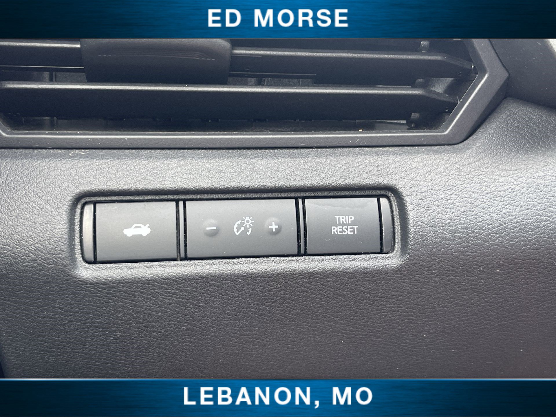 Used 2025 Nissan Altima 2.5 SV FWD image 17