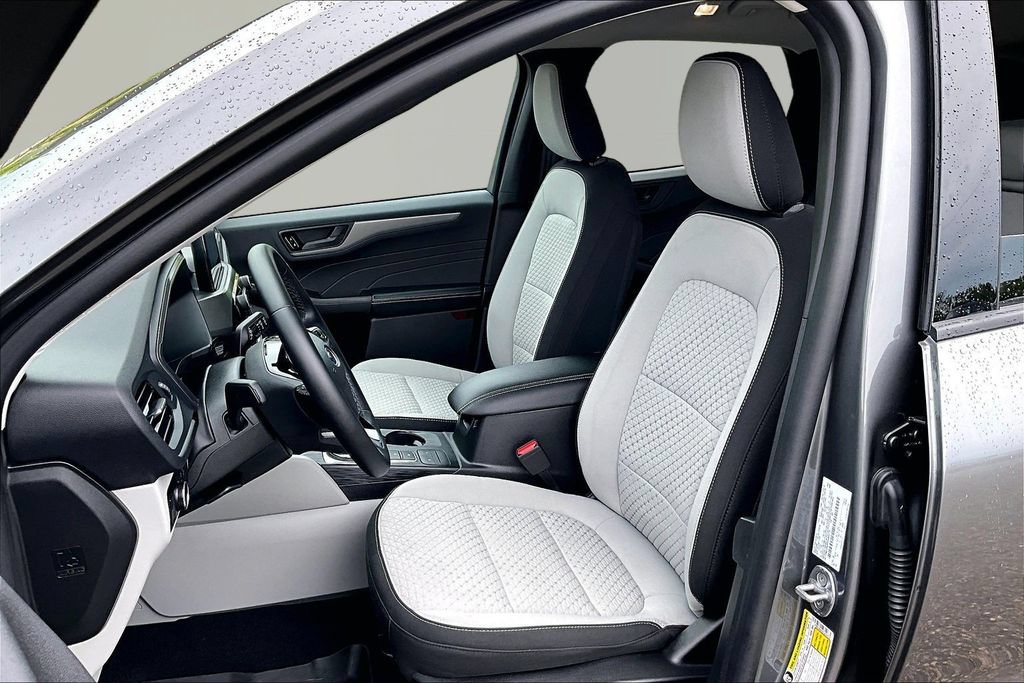 Certified 2023 Ford Escape Active AWD/4WD image 25