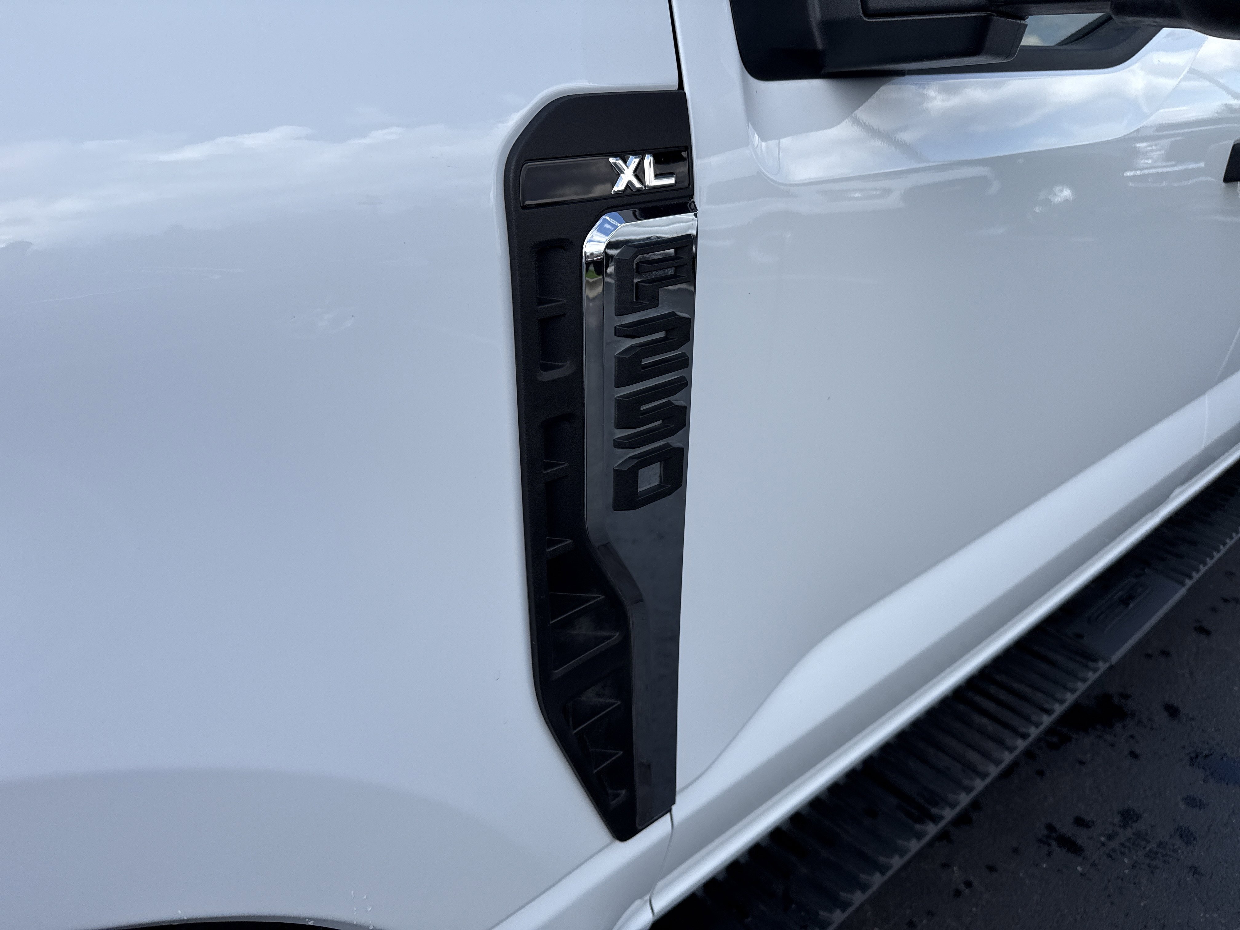 Certified 2024 Ford F250 XL w/ XL Chrome Package AWD/4WD image 3