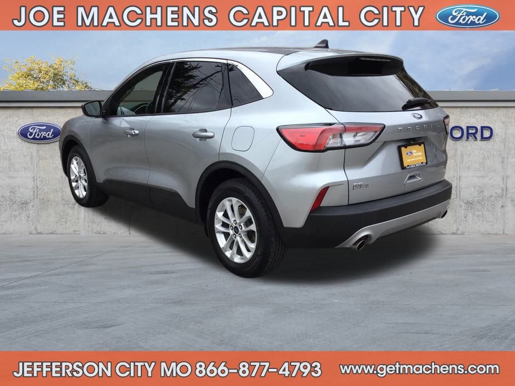 Certified 2022 Ford Escape SE image 3