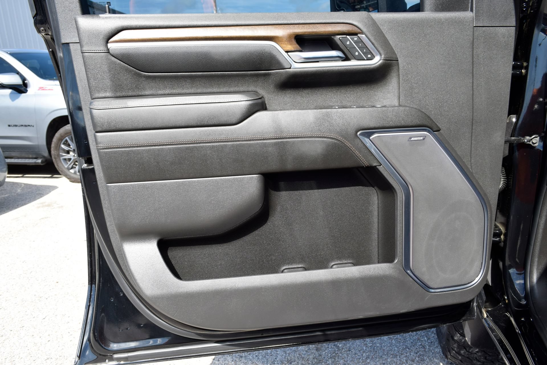 Used 2024 Chevrolet Silverado 2500 High Country w/ Midnight Edition AWD/4WD image 18