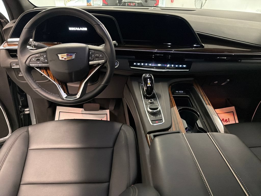 Used 2024 Cadillac Escalade Luxury RWD image 14