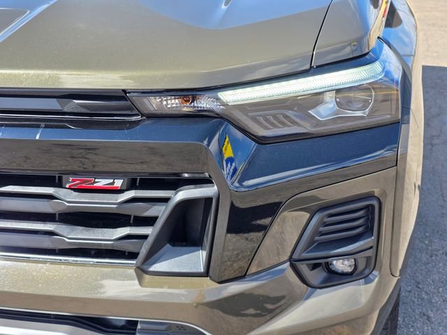 Used 2023 Chevrolet Colorado Z71 w/ Z71 Convenience Package 2 AWD/4WD image 3