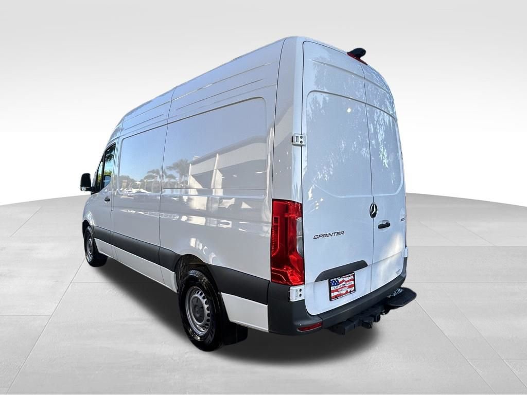 Used 2025 Mercedes-Benz Sprinter 2500 image 6