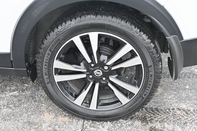 Used 2018 Nissan Kicks SV image 14