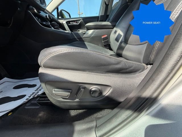 Used 2020 Toyota RAV4 XLE Premium FWD image 13