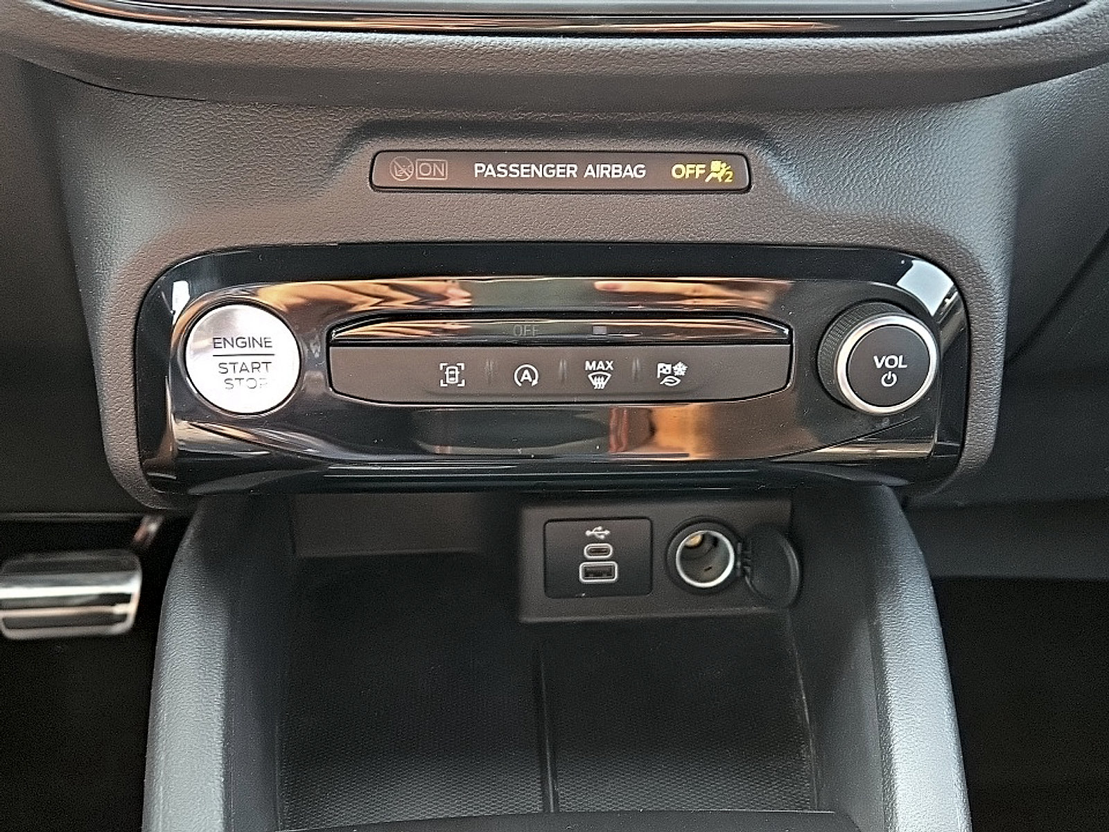 Certified 2024 Ford Escape ST-Line w/ Tech Pack #1 AWD/4WD image 19