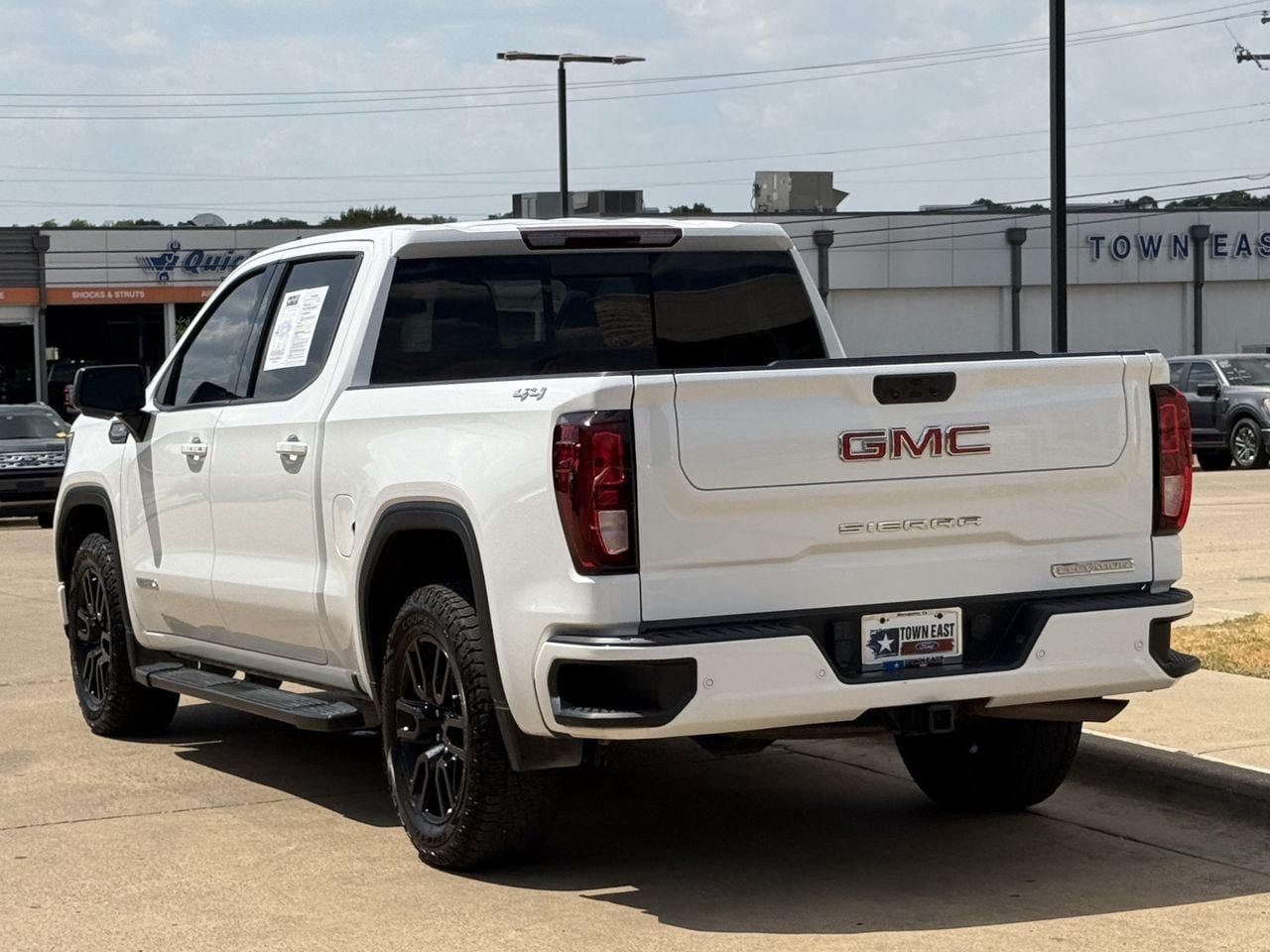 Used 2024 GMC Sierra 1500 Elevation w/ Elevation Premium Package AWD/4WD image 5