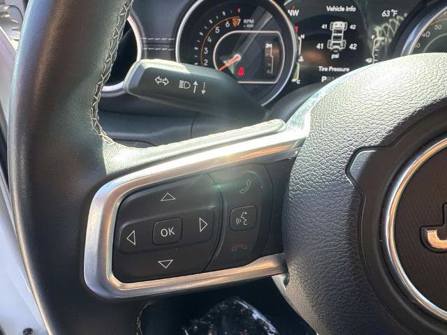 Used 2018 Jeep Wrangler Unlimited Sahara AWD/4WD image 11