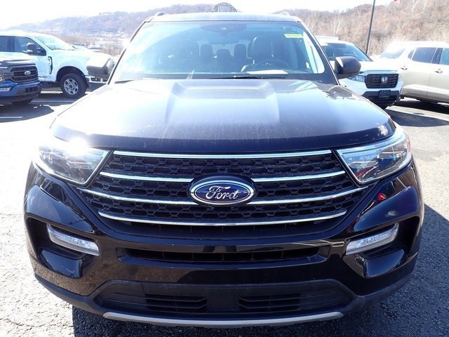 Certified 2023 Ford Explorer XLT w/ Equipment Group 202A image 8