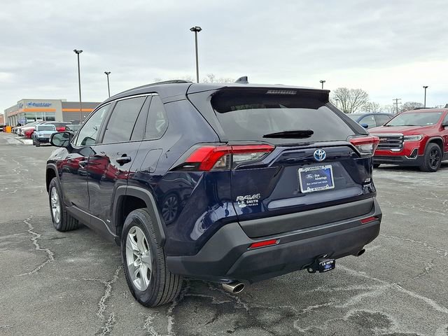 Used 2021 Toyota RAV4 XLE w/ Convenience Package image 4