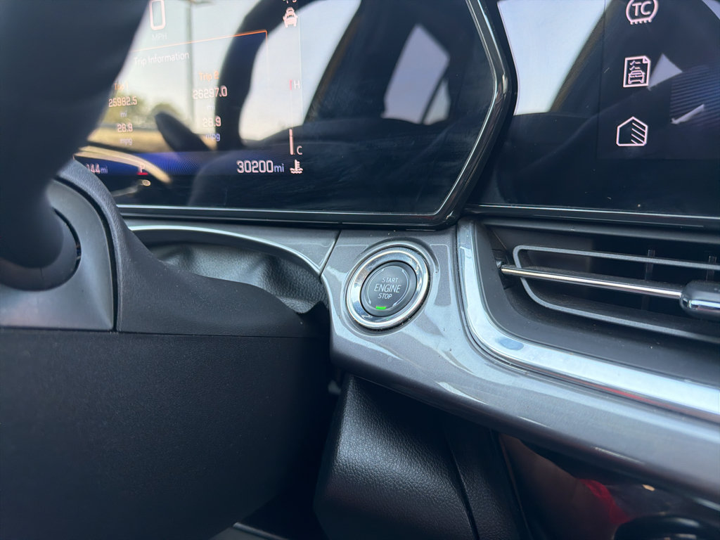 Used 2024 Chevrolet Trax ACTIV w/ Sunroof Package FWD image 30