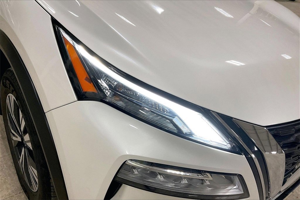 Used 2023 Nissan Rogue SV w/ SV Premium B Package image 27