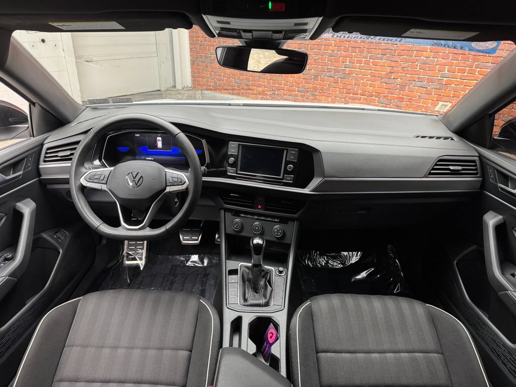 Used 2024 Volkswagen Jetta Sport FWD image 11