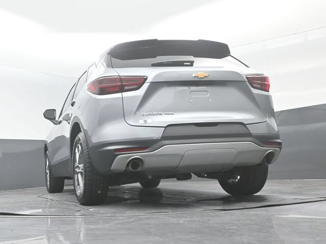 Used 2025 Chevrolet Blazer LT AWD/4WD image 23
