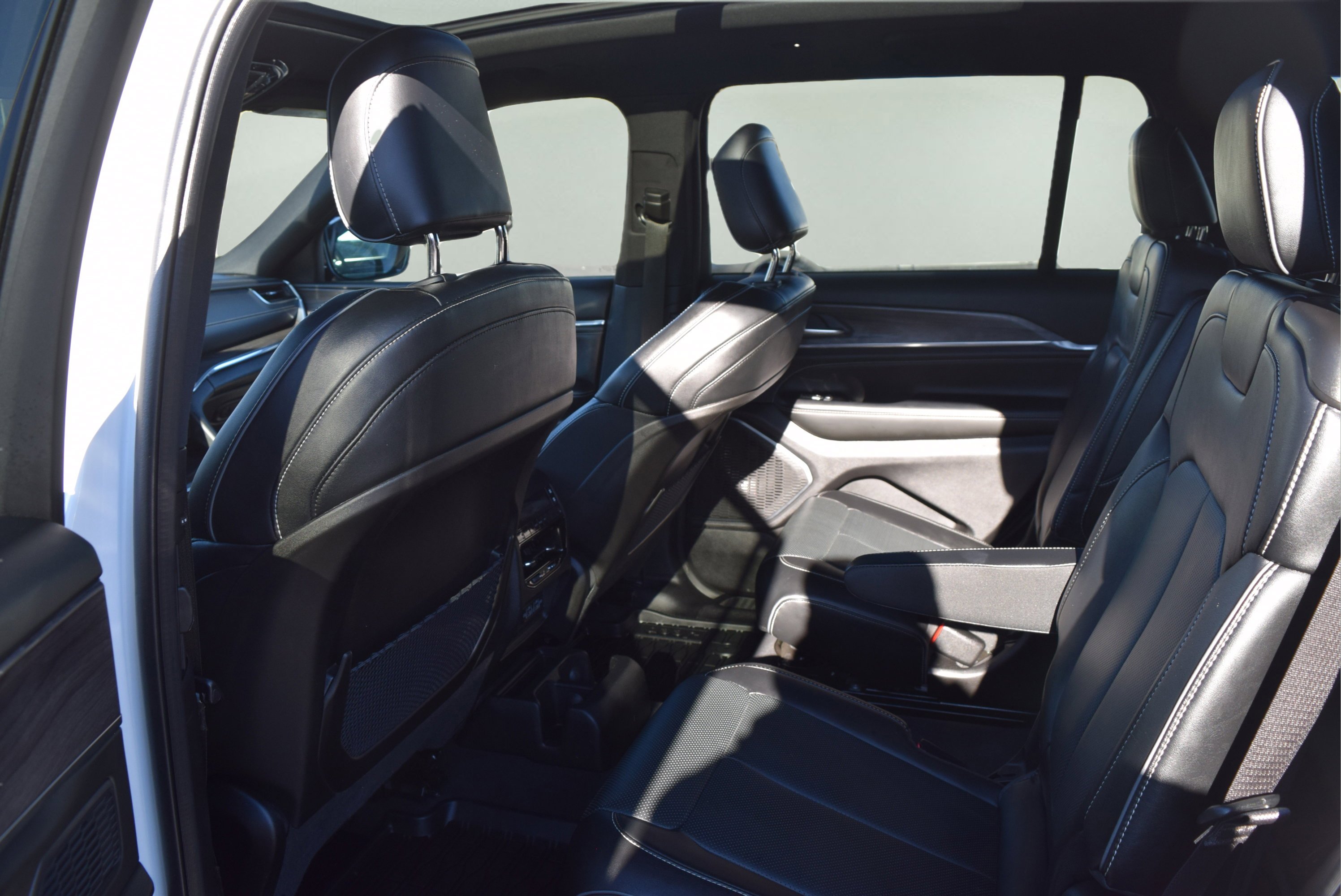 Used 2024 Jeep Grand Cherokee L Overland image 8