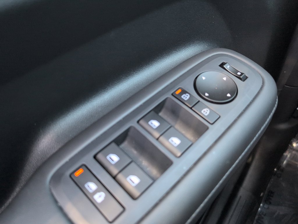 Used 2026 Hyundai Santa Fe SEL FWD image 24