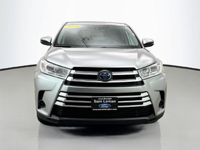 Used 2019 Toyota Highlander LE AWD/4WD image 2