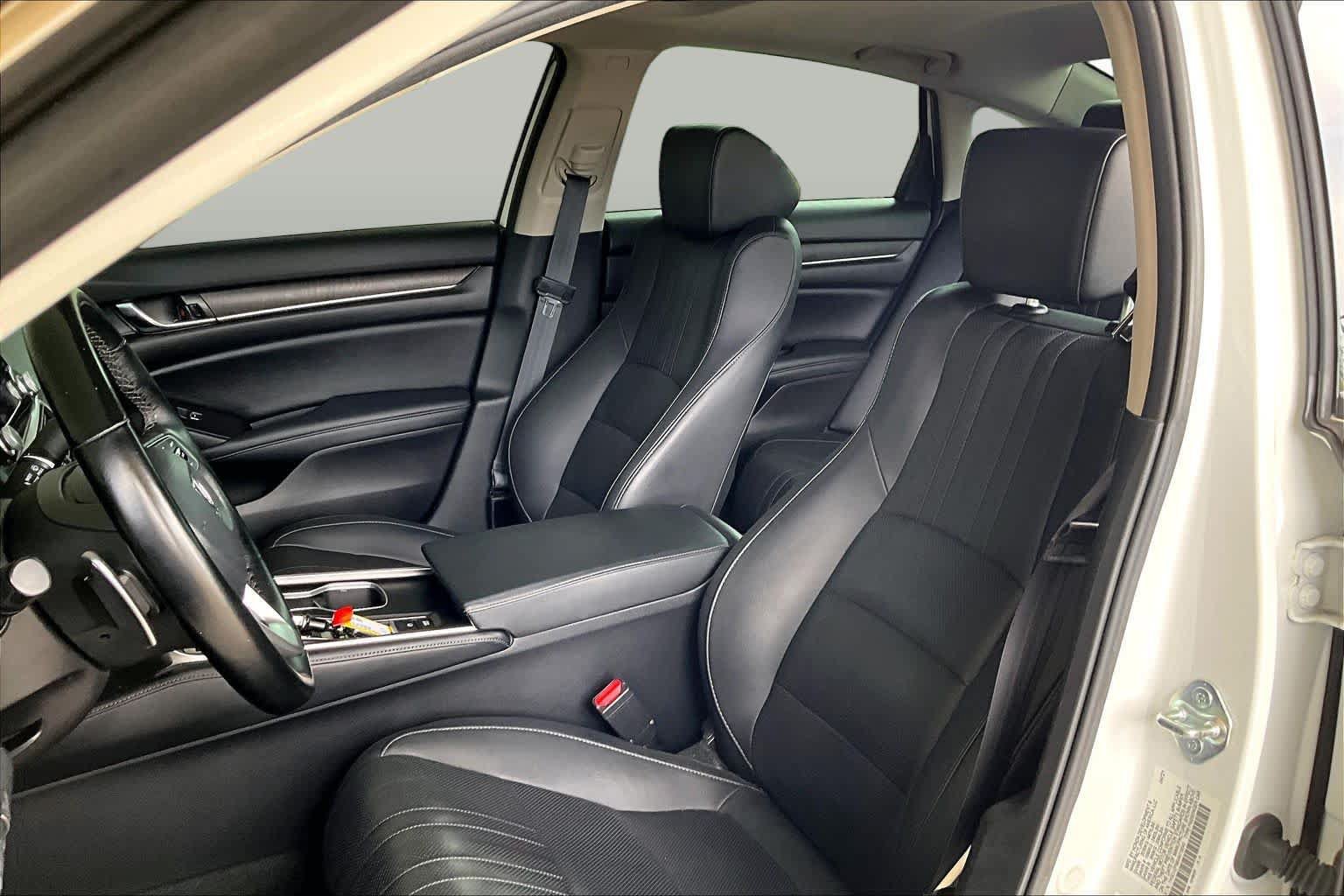 Used 2021 Honda Accord Touring image 8