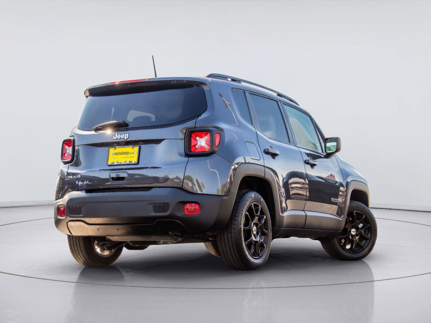 Used 2023 Jeep Renegade Latitude w/ Premium Group AWD/4WD image 4