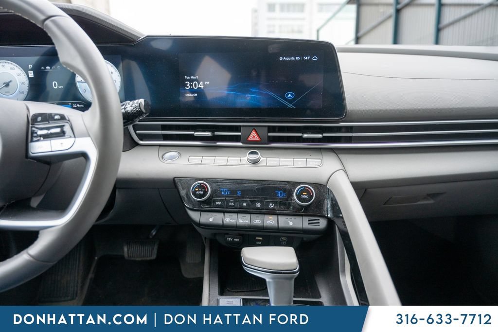 Used 2024 Hyundai Elantra SEL w/ Convenience Package FWD image 8