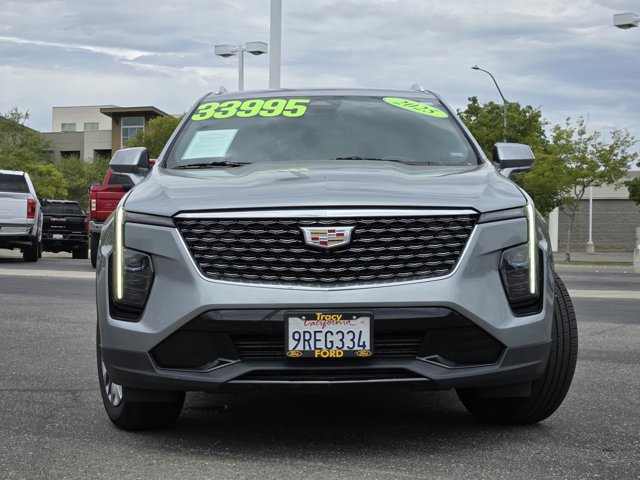 Used 2025 Cadillac XT4 Premium Luxury FWD image 2