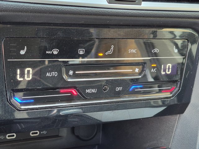 Used 2025 Volkswagen Taos SE AWD/4WD image 20