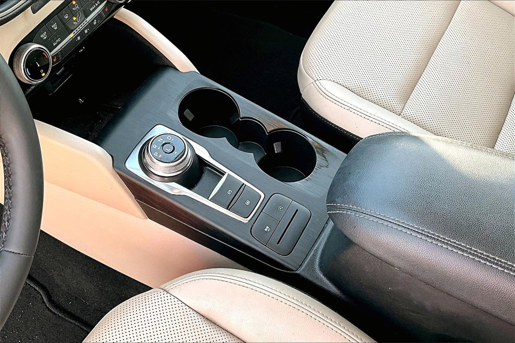 Certified 2022 Ford Escape SEL w/ Technology Package image 15