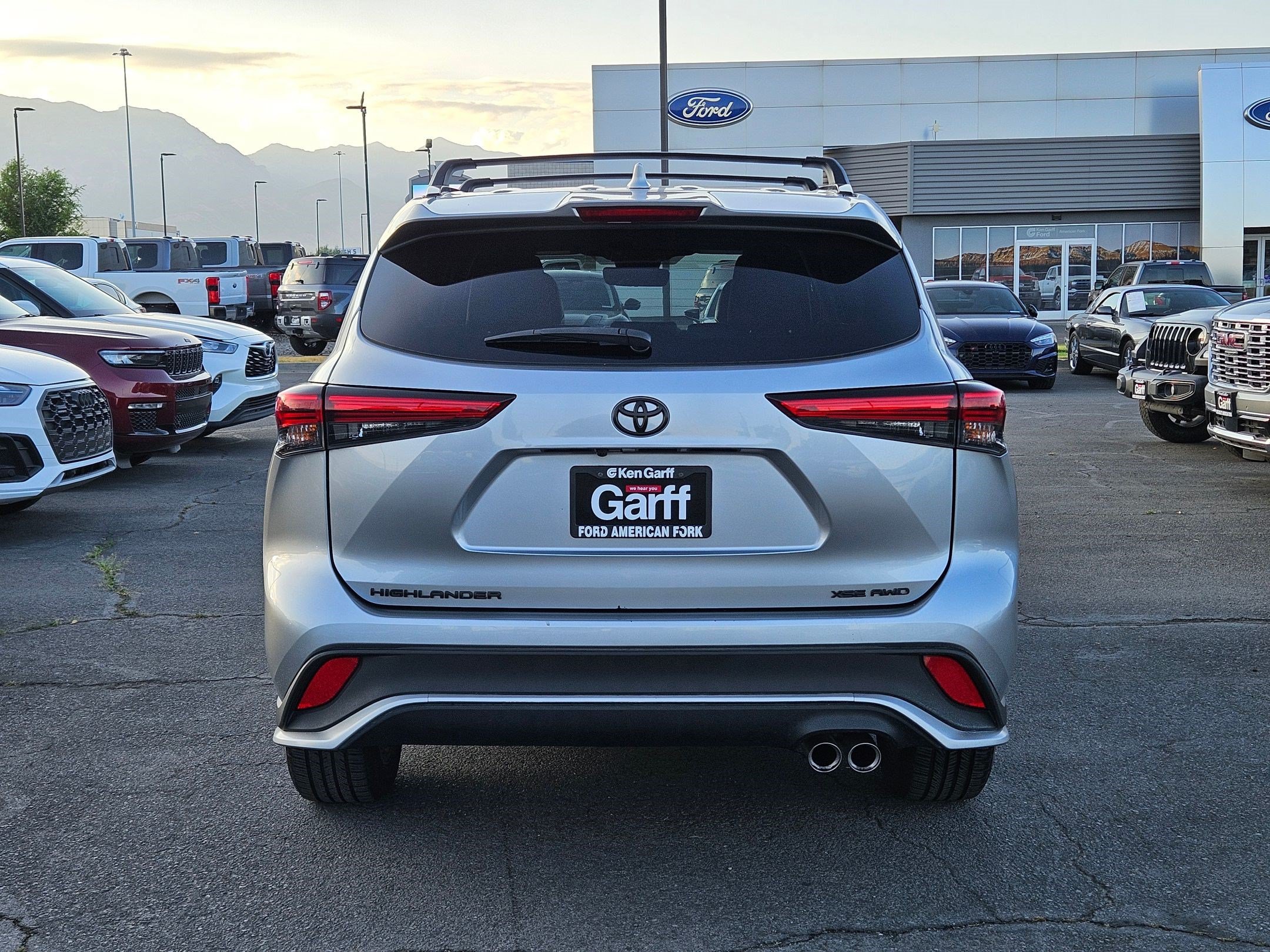 Used 2022 Toyota Highlander XSE AWD/4WD image 7