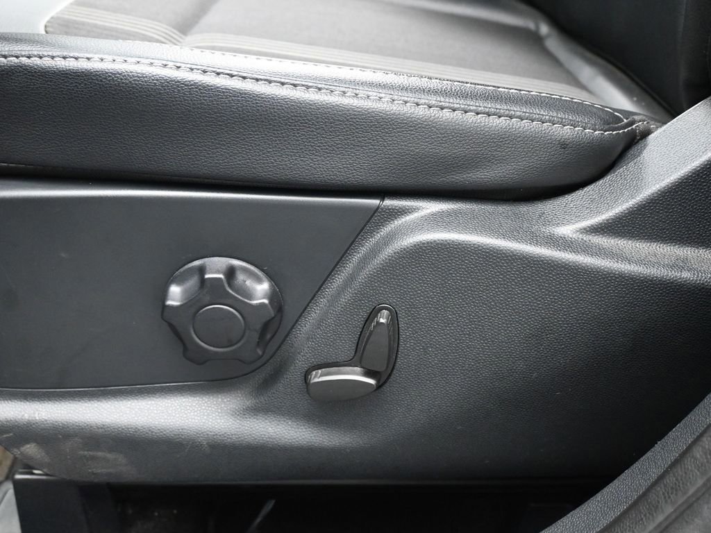 Certified 2020 Ford EcoSport SES image 39