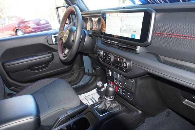 Used 2024 Jeep Wrangler Rubicon image 10