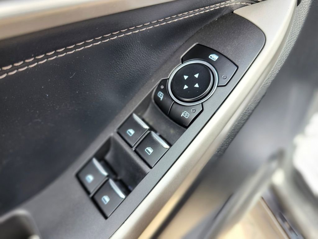 Certified 2022 Ford Explorer XLT w/ Equipment Group 202A image 19