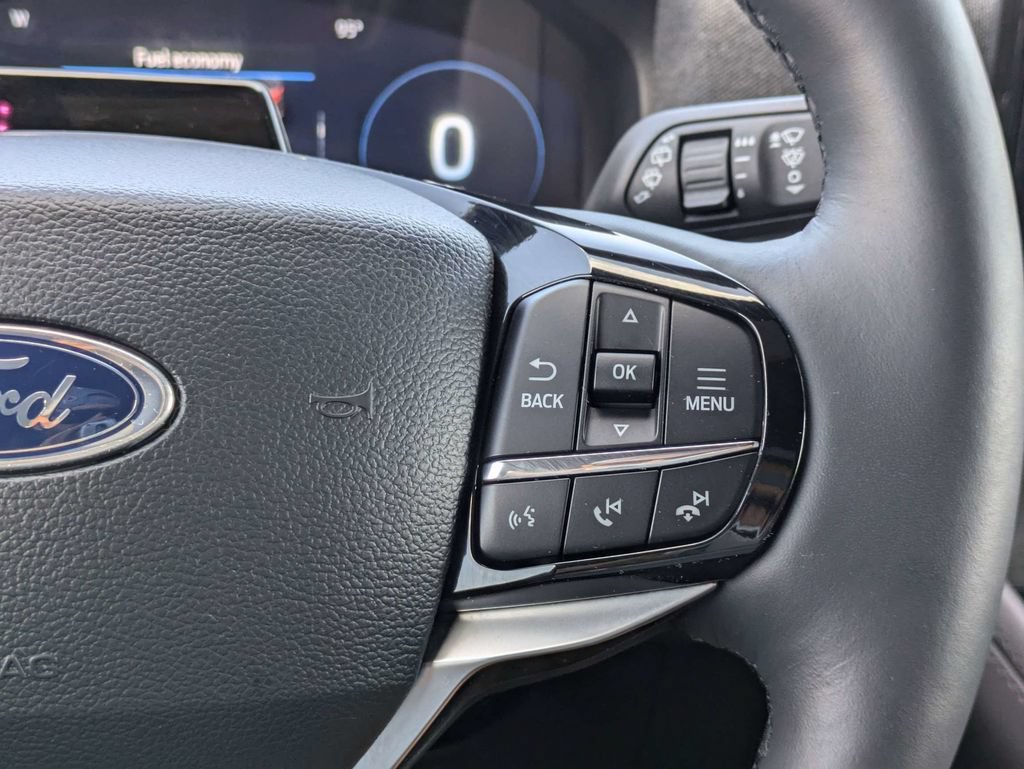 Certified 2026 Ford Explorer Platinum RWD image 28