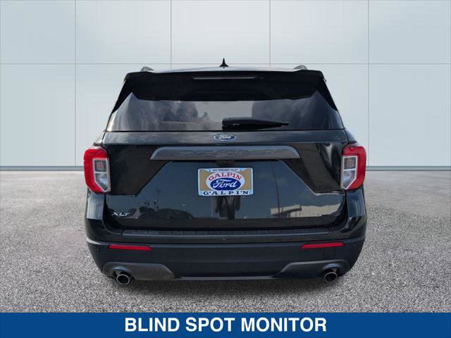 Certified 2022 Ford Explorer XLT w/ Equipment Group 202A image 4