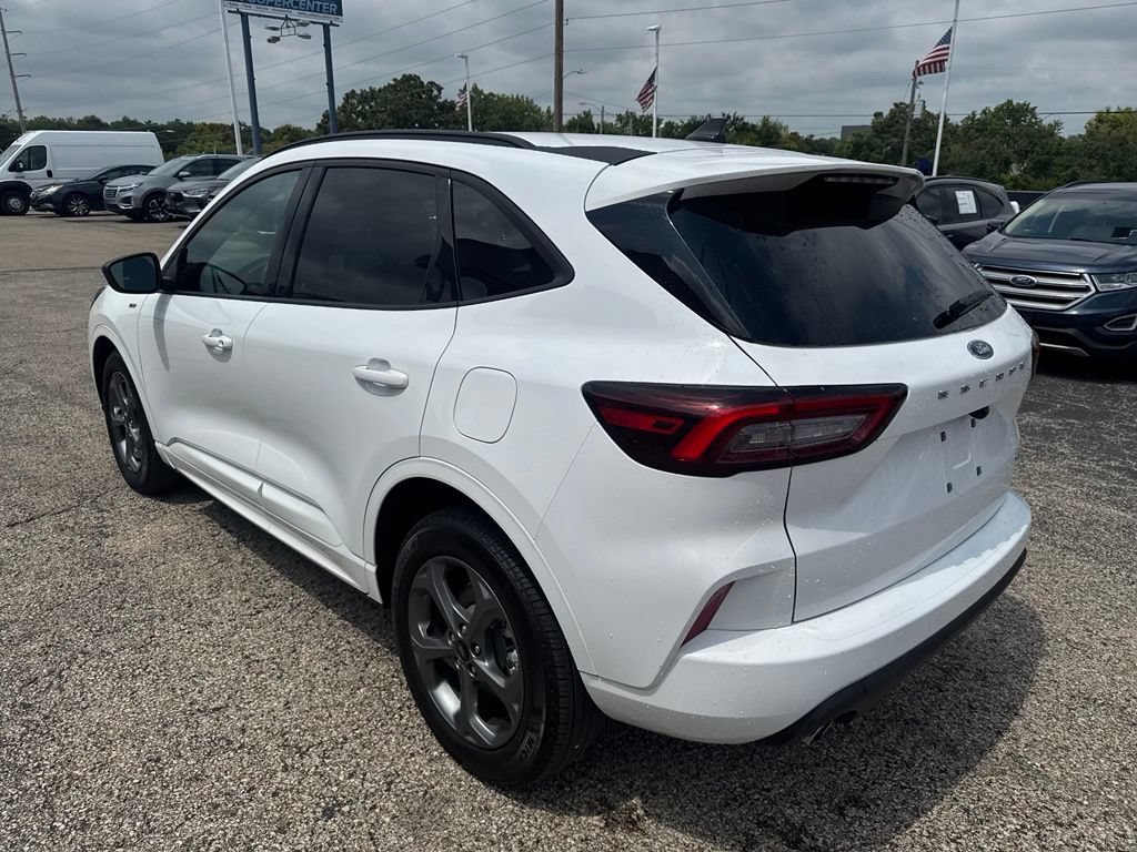 Certified 2023 Ford Escape ST-Line w/ Equipment Group 301A FWD image 5