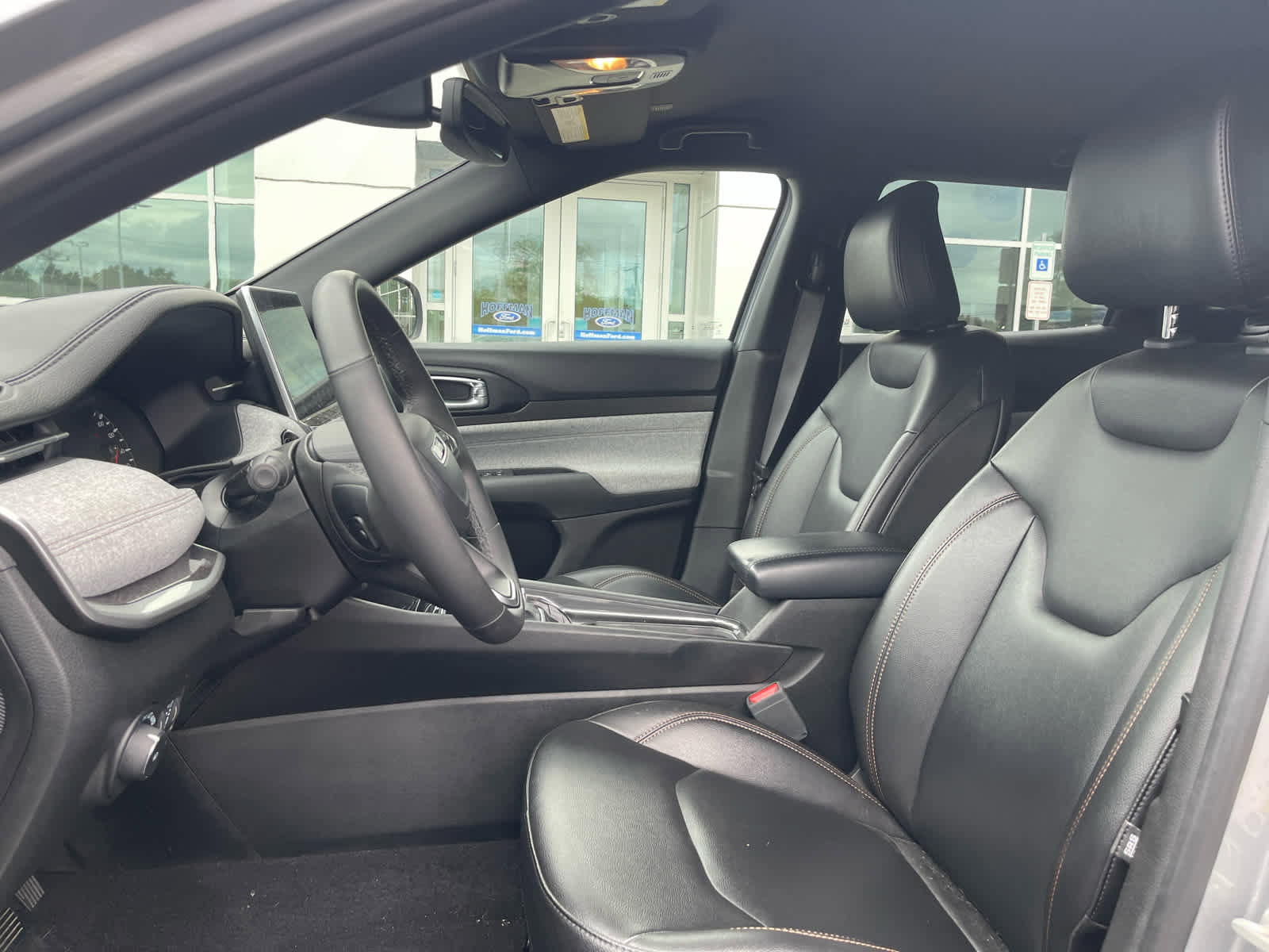 Used 2023 Jeep Compass Latitude AWD/4WD image 10