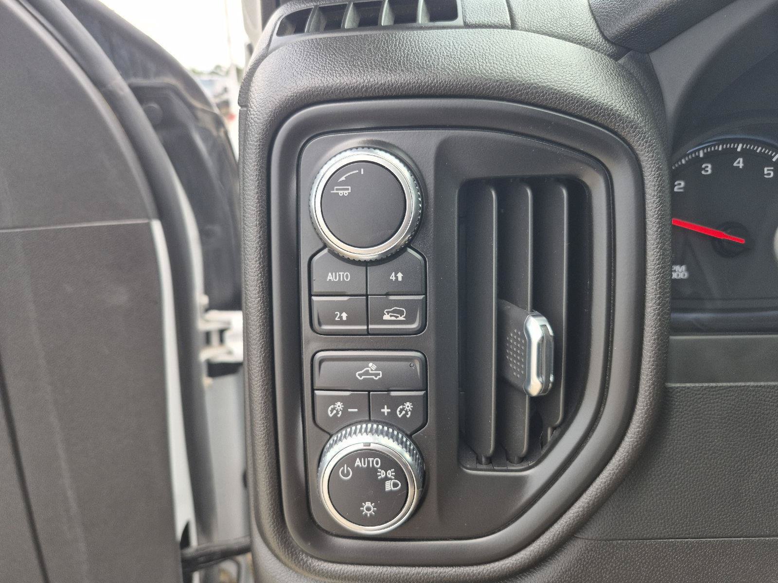 Used 2023 GMC Sierra 1500 Pro AWD/4WD image 3