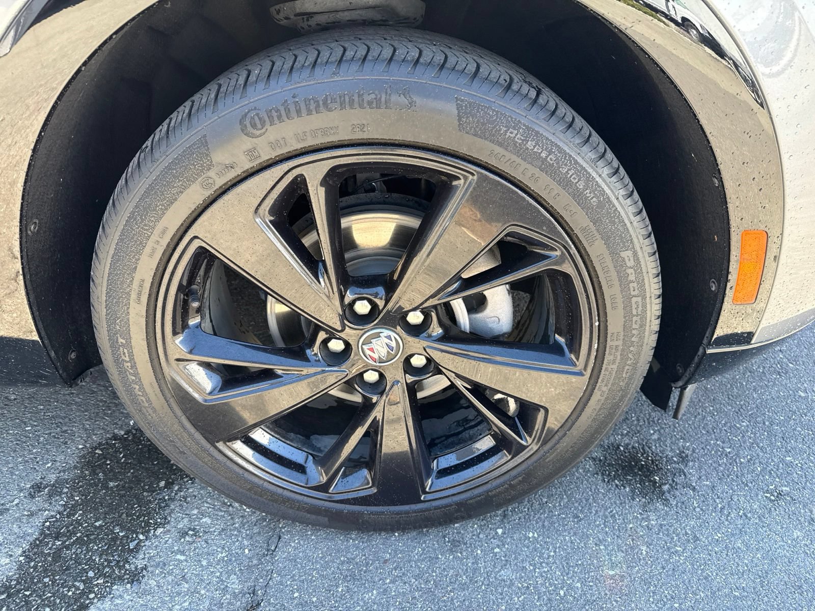 Used 2022 Buick Envision Essence w/ Sport Touring Package FWD image 18