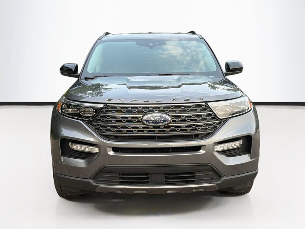 Certified 2024 Ford Explorer XLT w/ Equipment Group 202A AWD/4WD image 2