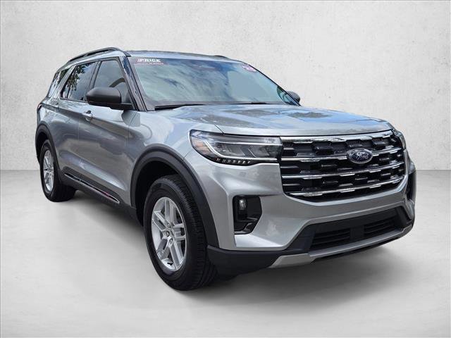 Certified 2025 Ford Explorer Active w/ Active Comfort Package RWD image 3