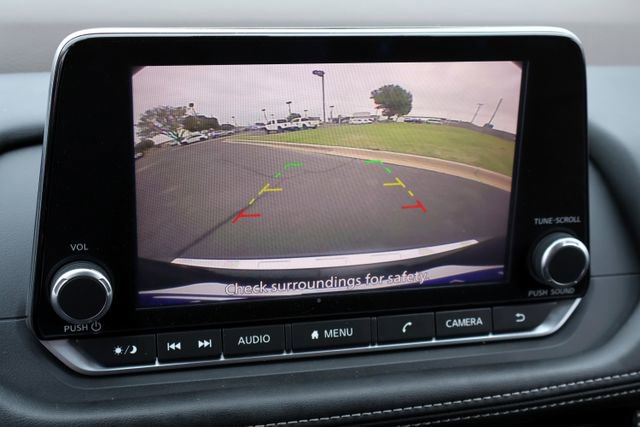 Used 2022 Nissan Rogue SV image 5